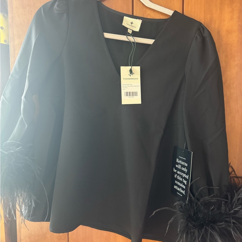Tuckernuck Black Feather Cuff Women's Top